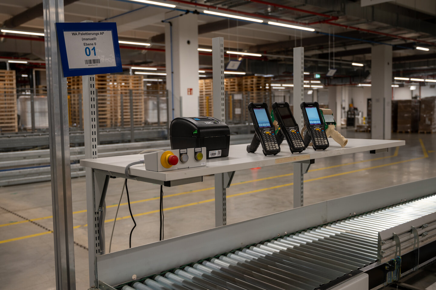 Treston customised workbench for inhouse logistics 1