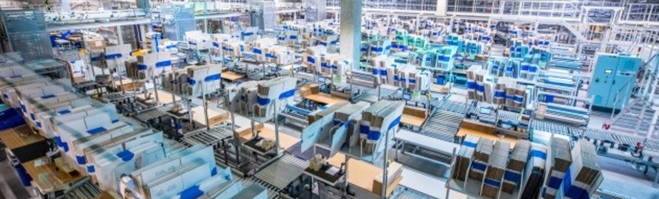 bol.com fulfillment center customer case video